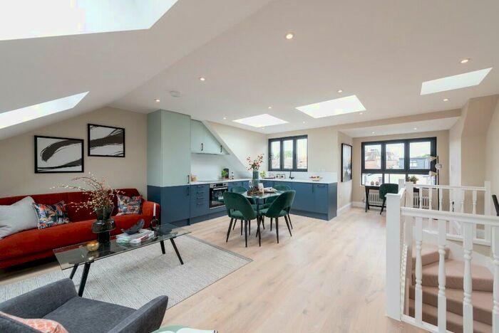 2 Bedroom Flat For Sale In Lindley Road, London, E10