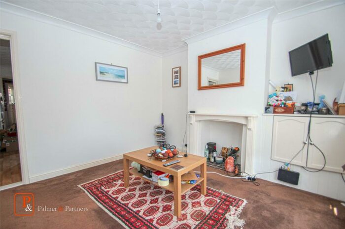 3 Bedroom Semi-Detached House To Rent In Harwich Road, Colchester, Essex, CO4