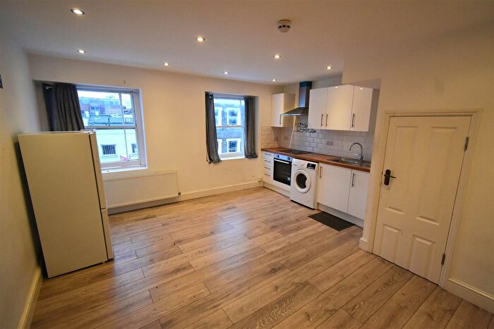 2 Bedroom Flat To Rent In Flat Bull Head Yard, Dartford High Street, Dartford, DA1