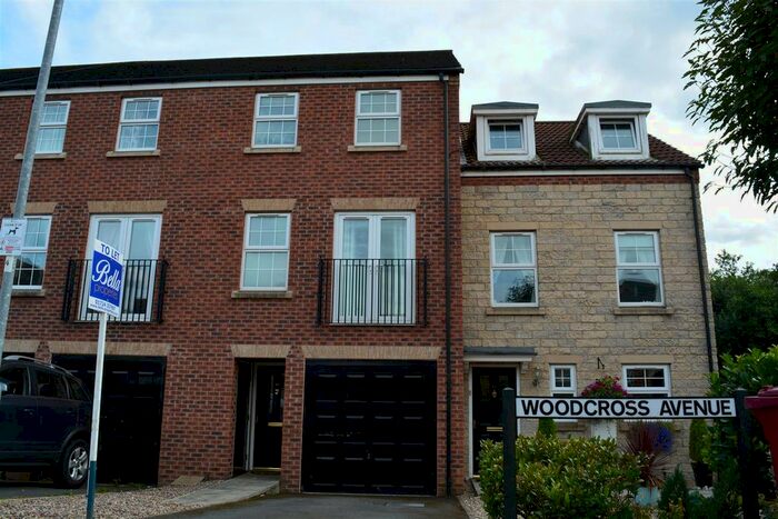4 Bedroom Town House To Rent In Woodcross Avenue, Scunthorpe, DN16