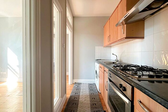 1 Bedroom Flat To Rent In Venner Road, London, SE26