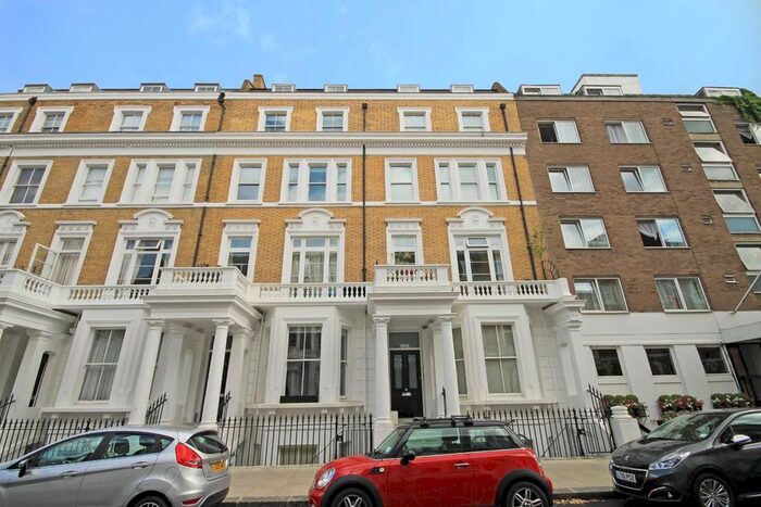 2 Bedroom Flat To Rent In Nevern Place, London, SW5