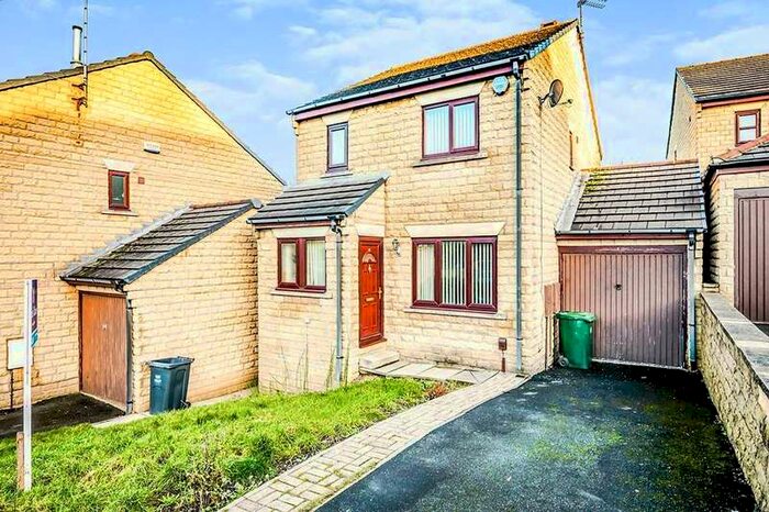 3 Bedroom Detached House To Rent In Uplands, Huddersfield, West Yorkshire, HD2