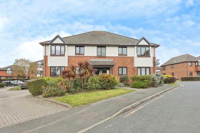 1 Bedroom Flat For Sale In Haig Gardens, Gravesend, Kent, DA12