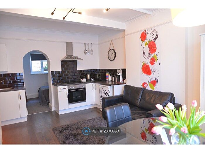 1 Bedroom Flat To Rent In Cathnor Road, London, W12