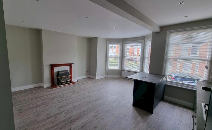 2 Bedroom Flat To Rent In Coniston Road, London, N10