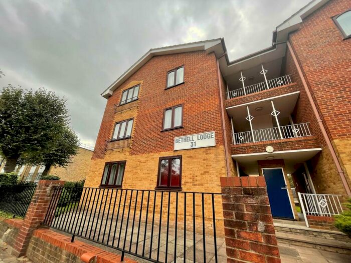 1 Bedroom Apartment To Rent In Springfield Road, London, N11