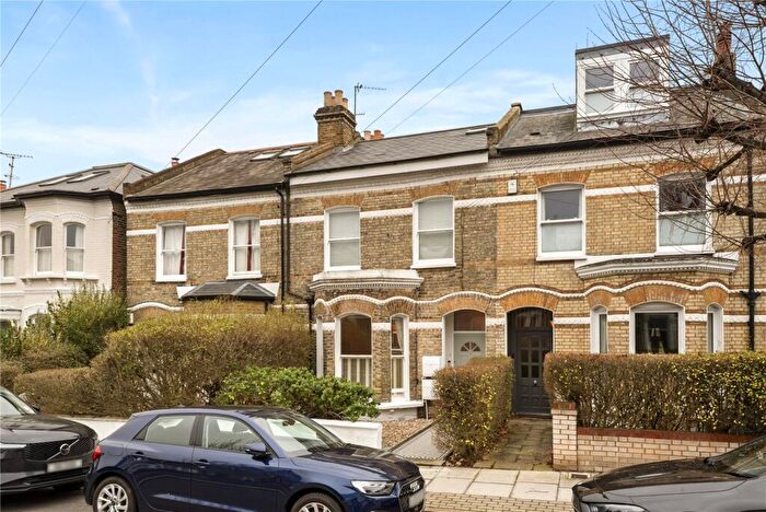 2 Bedroom Maisonette For Sale In Endlesham Road, Balham, London, SW12