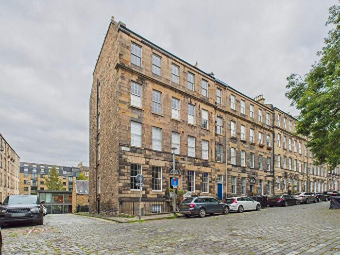 4 Bedroom Flat To Rent In Gayfield Square, Broughton, Edinburgh, EH1