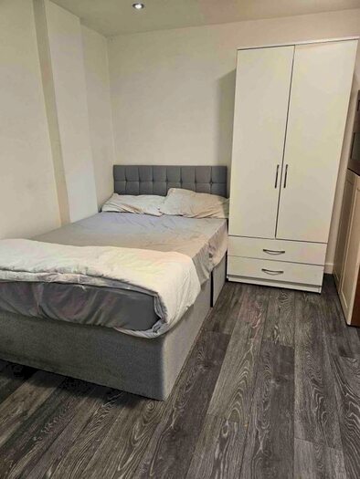 1 Bedroom Studio To Rent In Heath Road, Hounslow, TW3