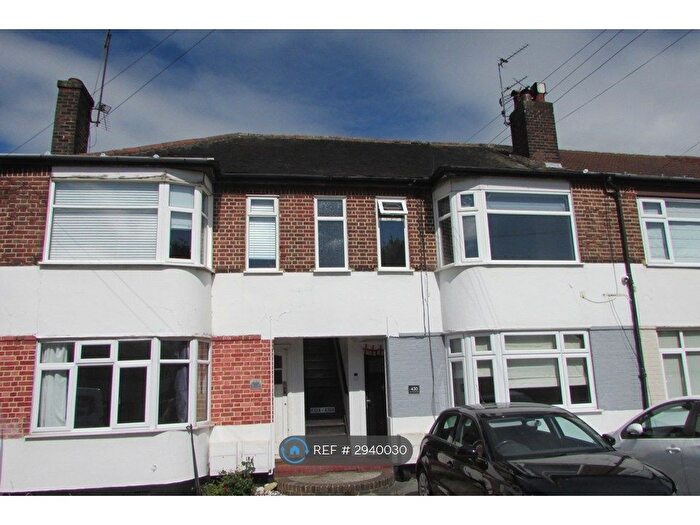 2 Bedroom Terraced House To Rent In Upper Brentwood Road, Romford, RM2