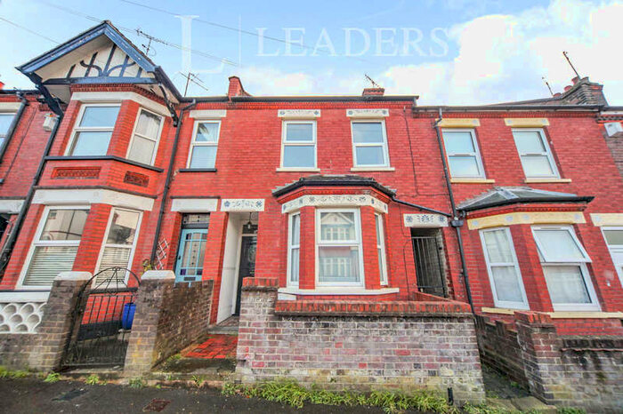 3 Bedroom Terraced House To Rent In 3 Bedroom House - Talbot Road, LU2