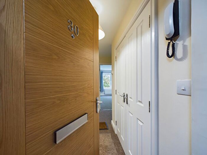 2 Bedroom Flat To Rent In Willow Place, Carlisle, CA1