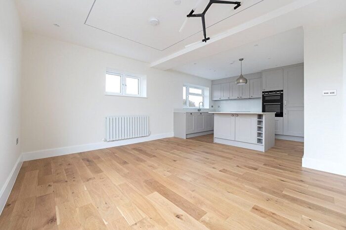 3 Bedroom Flat For Sale In Mulgrave Road, Belmont, Sutton, SM2