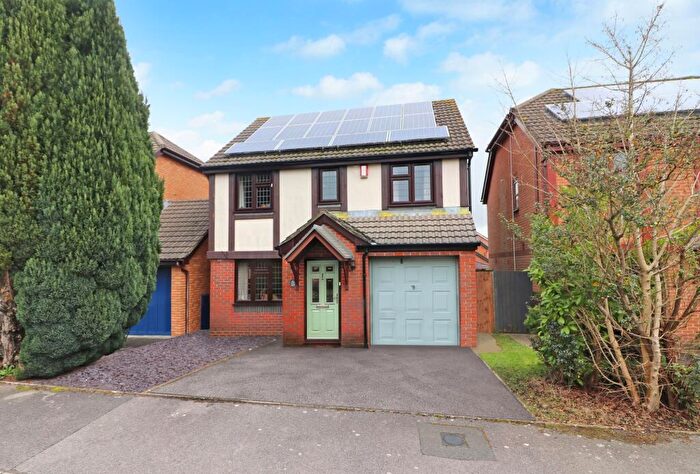 4 Bedroom Detached House For Sale In Gresley Gardens, Hedge End, SO30