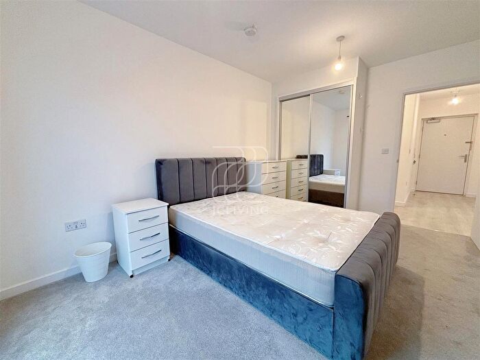 1 Bedroom Flat To Rent In East Acton Lane, Acton, W3