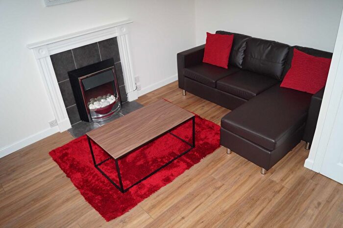 1 Bedroom Apartment To Rent In Ashvale Place, Top Floor Right, AB10