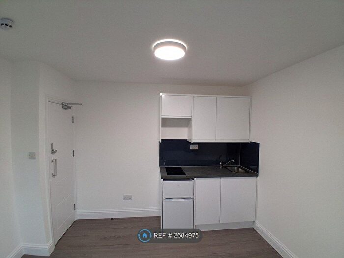 Studio To Rent In Tamworth Lane, Mitcham, CR4