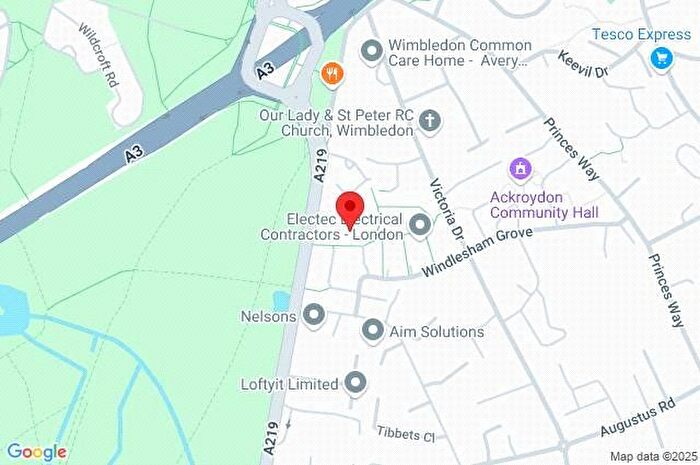 3 Bedroom Flat To Rent In Wimbledon Park Side, London, SW19