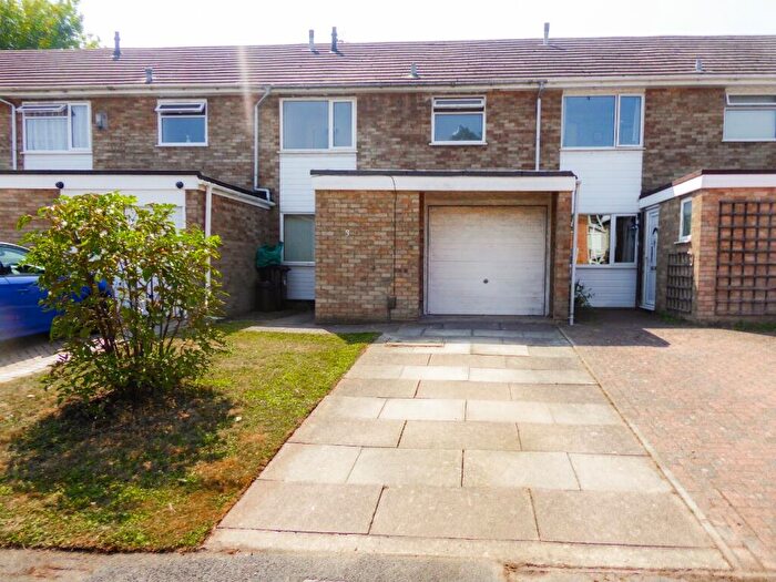 3 Bedroom Town House To Rent In Lambourne Gardens, Earley, RG6