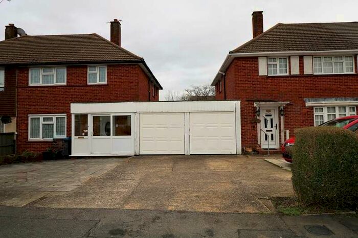 3 Bedroom Terraced House To Rent In Homestead Way, New Addington, Croydon, CR0