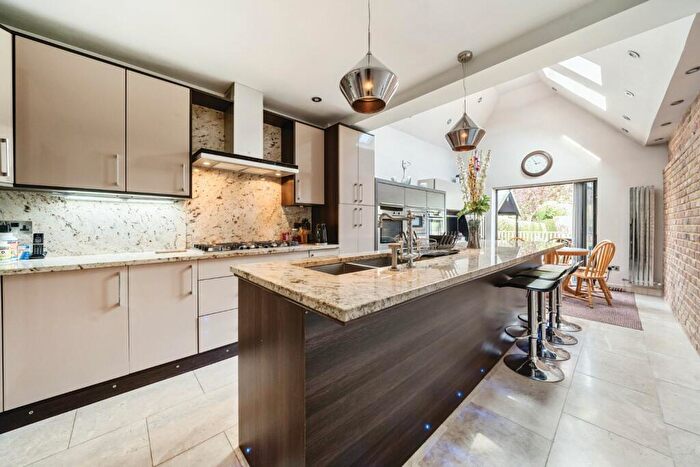 4 Bedroom Detached House For Sale In Burnham Lane, Burnham, SL1