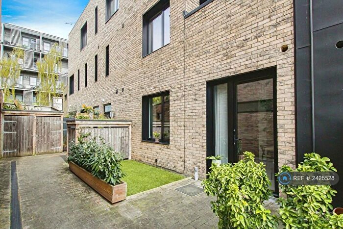 2 Bedroom Terraced House To Rent In Halley Mews, London, E8