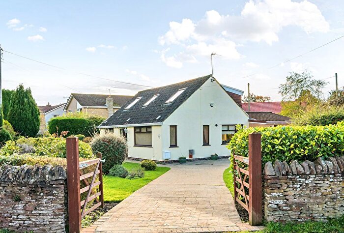 4 Bedroom Bungalow For Sale In School Road, Frampton Cotterell, Bristol, BS36