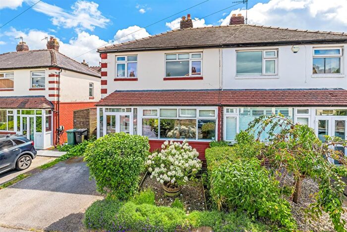 3 Bedroom Semi Detached House For Sale In Thwaites Avenue, Ilkley, LS29