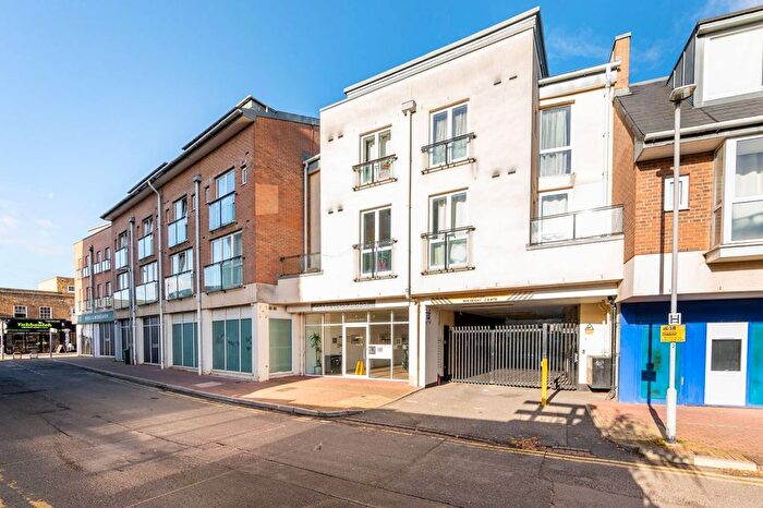 1 Bedroom Flat For Sale In Clarendon House, Kingston, Kingston Upon Thames, KT2