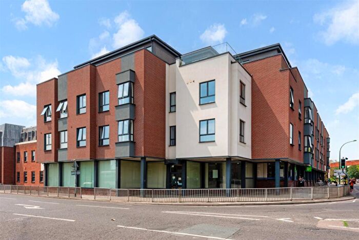 2 Bedroom Apartment For Sale In Southgate Apartments, Chichester, PO19