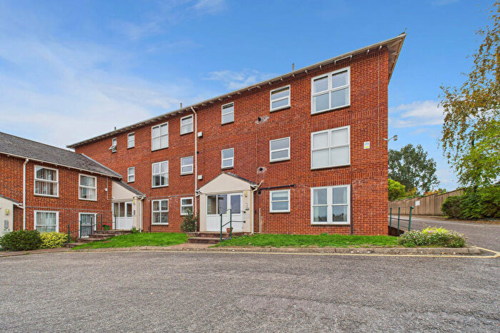 2 Bedroom Flat For Sale In Fairpark Road, Exeter, EX2