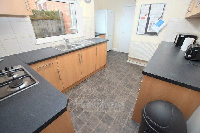 5 Bedroom Semi-Detached House To Rent In Langdale Road /, Northampton, NN2