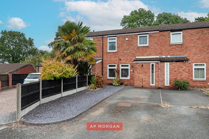 3 Bedroom Terraced House For Sale In Lynfield Close, Birmingham, West Midlands, B38