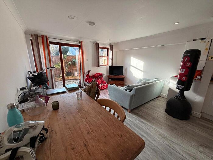 3 Bedroom Terraced House For Sale In Paradise Street, Cambridge, CB1