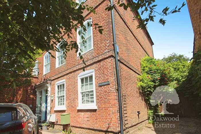1 Bedroom Apartment To Rent In High Street, Iver, SL0