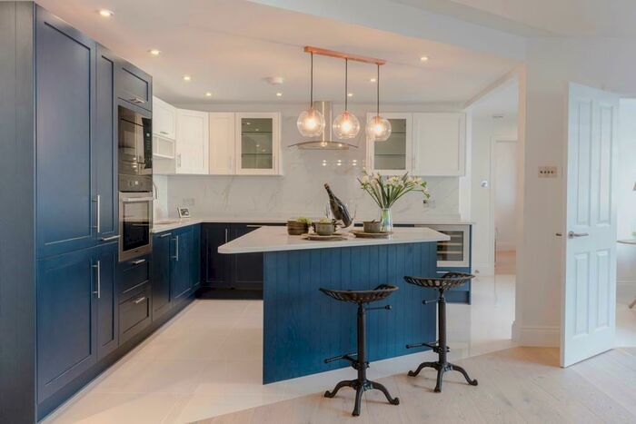 3 Bedroom Apartment To Rent In St. Johns Wood Park, London, NW8