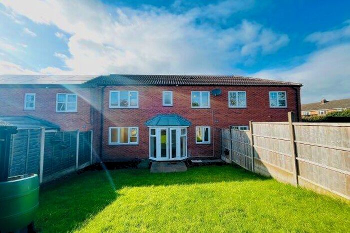 3 Bedroom Property To Rent In Bell Close, Lichfield, WS13
