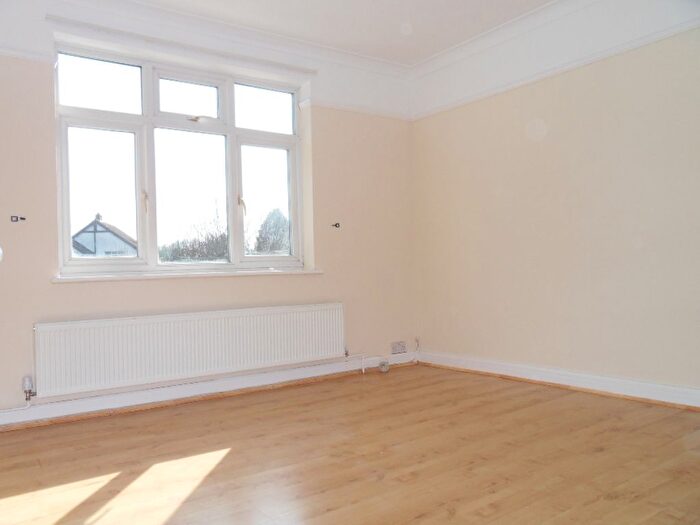 1 Bedroom Flat To Rent In Kendor Avenue, Epsom, KT19