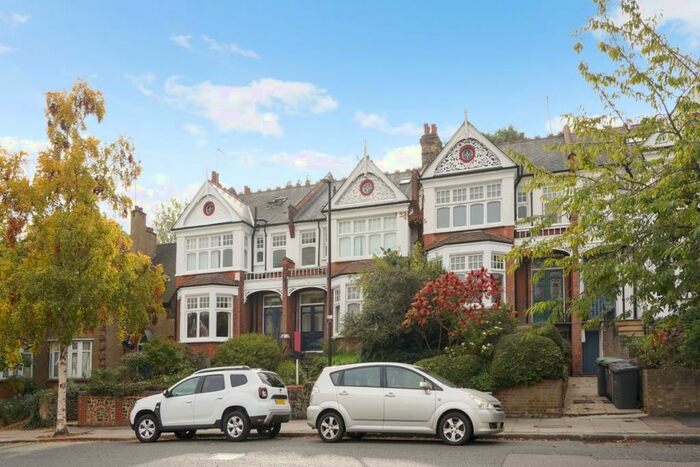 5 Bedroom Terraced House To Rent In Dukes Avenue London, N10