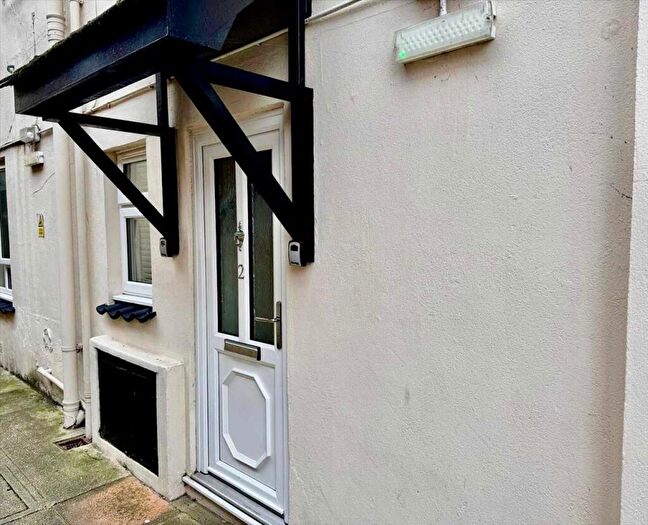 2 Bedroom Apartment To Rent In Princes Court, - Sea Road, Bournemouth, BH5