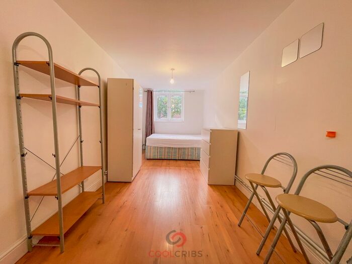 Studio To Rent In Kember Street, London, N1