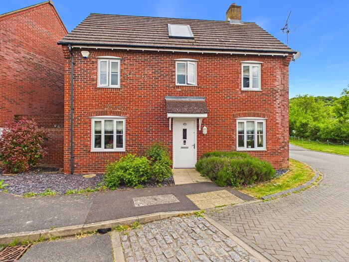 3 Bedroom Detached House For Sale In Hillside View, Chinnor, Oxfordshire, OX39