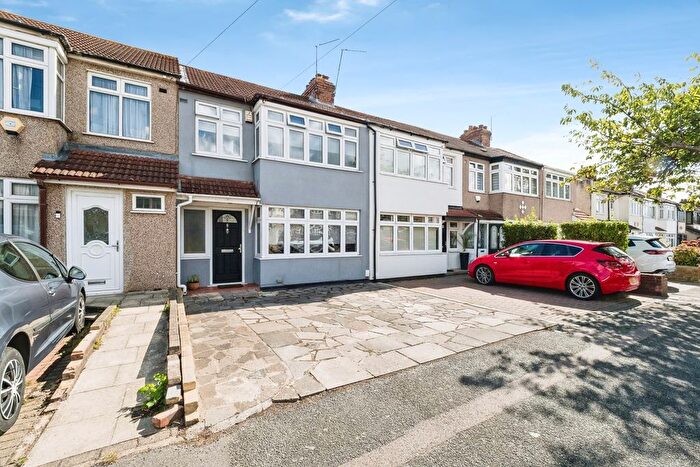 3 Bedroom Terraced House For Sale In Laburnum Avenue, Hornchurch, RM12
