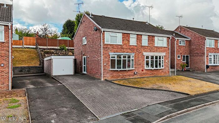 3 Bedroom Detached House To Rent In Field Rise, Burton-On-Trent, Staffordshire, DE13