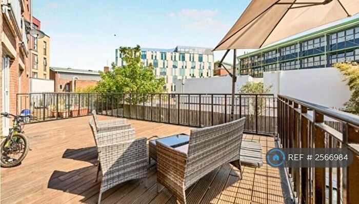 2 Bedroom Flat To Rent In Southsea Road, Kingston Upon Thames, KT1