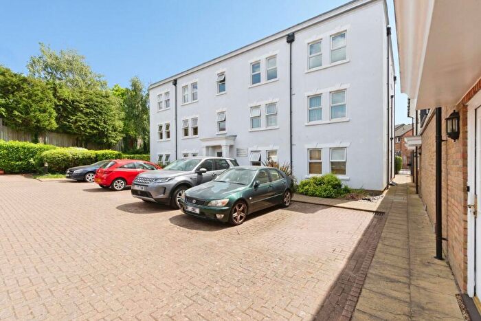 2 Bedroom Apartment For Sale In Millpond Place, Carshalton, SM5