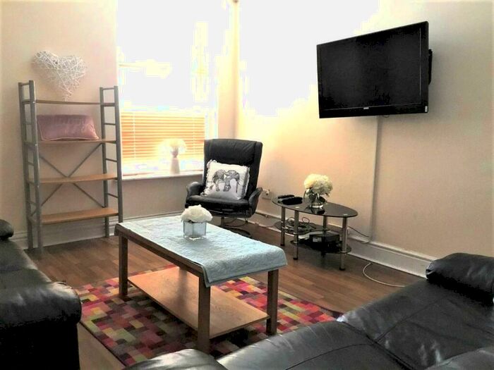 5 Bedroom Terraced House To Rent In Tiverton Road, Sellyoak, Birmingham, B29