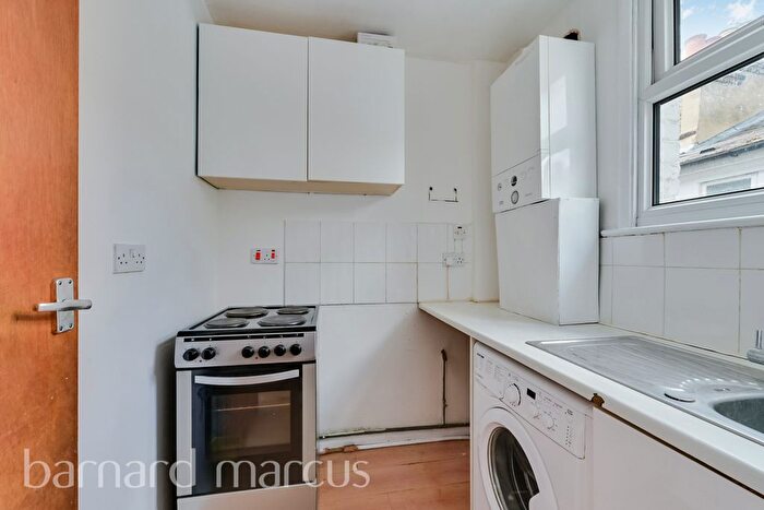 1 Bedroom Flat To Rent In Choumert Road, London, SE15