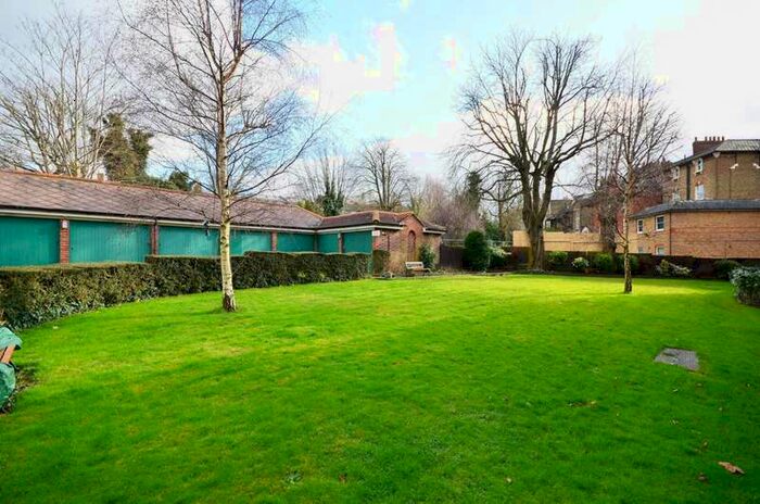 2 Bedroom Flat To Rent In Underhill Road, East Dulwich, SE22